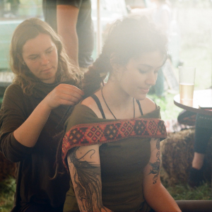 People braiding hair | Mumush World